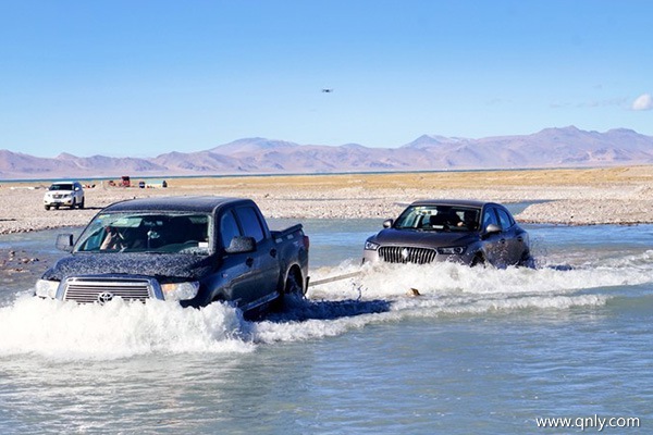 去西藏是租车好还是开自己车好