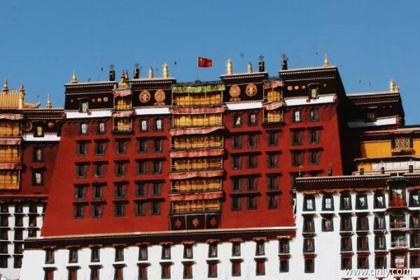 外地游客可以去西藏当地报团吗？