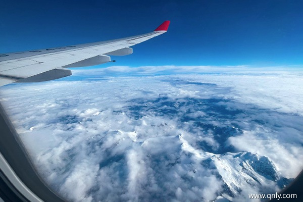 坐飞机去西藏旅游费用多少钱