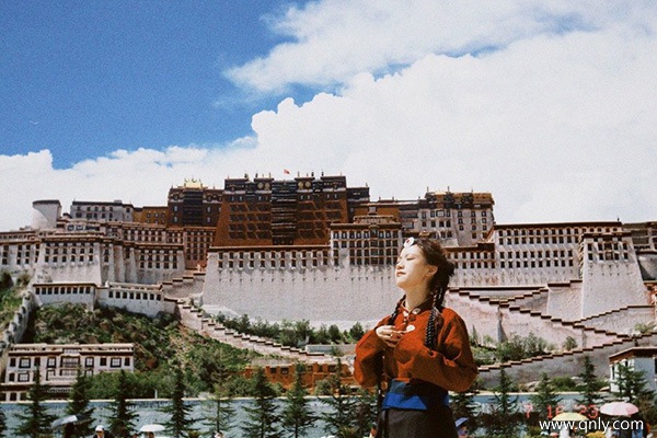 和闺蜜一起去西藏玩8天要多少钱