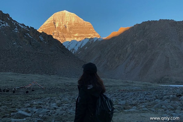 5月两人去珠峰旅游需要多少钱