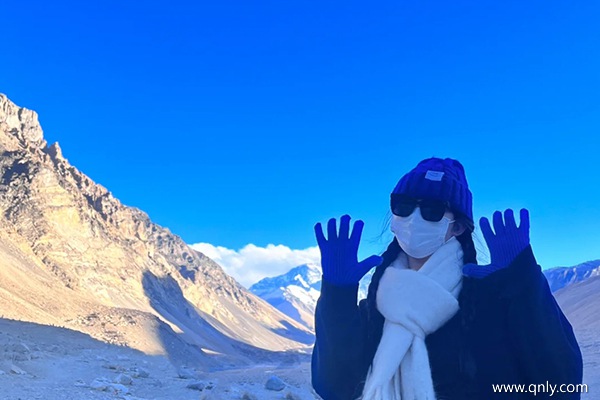 两人去珠峰旅游需要多少钱