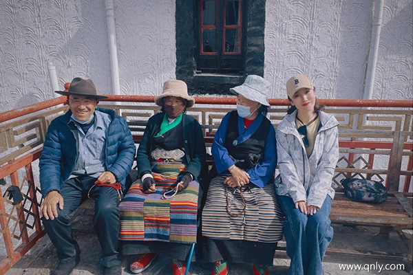 2个人预算1万去西藏够吗？